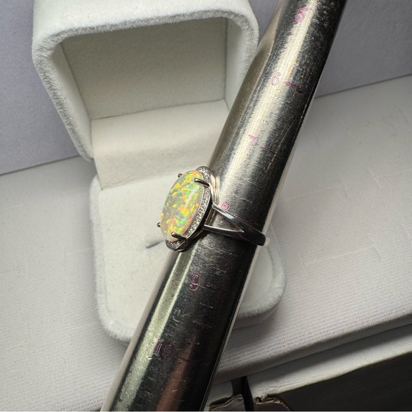 Opal-like CZ 925 Sterling Silver Band Ring Size 8.25 - Picture 10 of 11